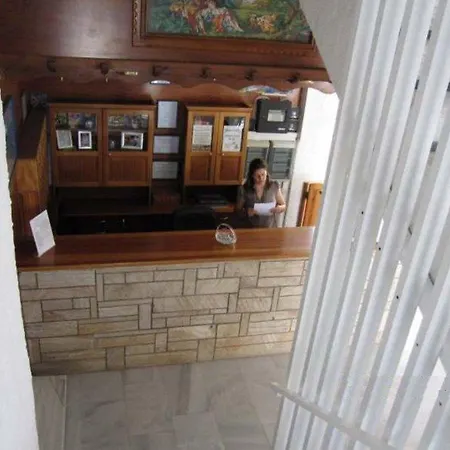 剪辑酒店 酒店 克法洛斯